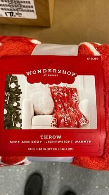 Red w/Snowflake Fleece Throw NWT